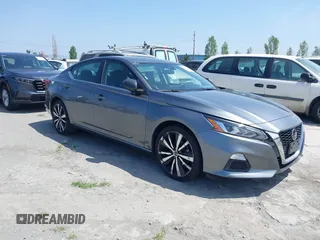 2022 Nissan Altima 2.5 SR with VIN 1N4BL4CV4NN385996, listed as a IAAI auction lot 42151627 with 47,395 mi miles. Bid and sale history available at carsss.com. Image 1.
