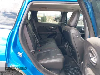 2022 Jeep Cherokee Trailhawk z VIN 1C4PJMBX4ND513488, wystawiony jako IAAI lot #42137114 z przebiegiem 12 306 mil mil oraz . Historia ofert i sprzedaży dostępna na DreamBid. Obrazek 8.