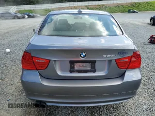 2010 BMW 3 Series 328i xDrive z VIN WBAPK5C56AA647752, wystawiony jako Copart lot #64165885 z przebiegiem 97 797 mil mil oraz Szkoda całkowita • Salvage title. Historia ofert i sprzedaży dostępna na DreamBid. Obrazek 6.