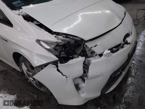 2013 Toyota Prius One with VIN JTDKN3DU5D5609960, listed as a IAAI auction lot 41533827 with 231,754 mi miles. Bid and sale history available at carsss.com. Image 6.