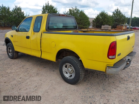 2000 Ford F-150 XL with VIN 1FTRX18W0YKB28000, listed as a IAAI auction lot 42451649 with 193,718 mi miles and . Bid and sale history available at DreamBid. Image 3.