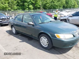 2001 Toyota Camry CE z VIN 4T1BG22K91U079463, wystawiony jako IAAI lot #42234154 z przebiegiem 213 868 mil mil oraz . Historia ofert i sprzedaży dostępna na DreamBid. Obrazek 1.