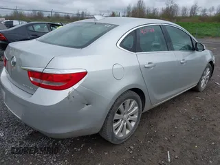 2015 Buick Verano z VIN 1G4PP5SKXF4218966, wystawiony jako IAAI lot #42151728 z przebiegiem 124 592 mil mil oraz . Historia ofert i sprzedaży dostępna na DreamBid. Obrazek 4.