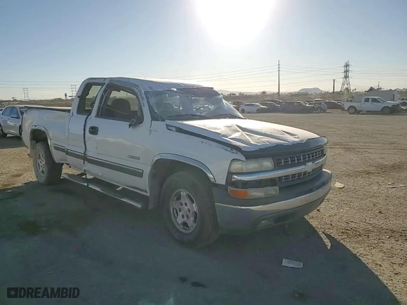 2000 Chevrolet Silverado 1500 LS with VIN 2GCEC19T9Y1205686, listed as a Copart auction lot 42333435 with 214,064 mi miles and Salvage Title. Bid and sale history available at carsss.com. Image 10.