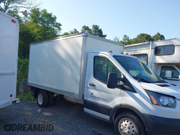 2019 Ford Transit z VIN 1FDBF8ZM9KKA83958, wystawiony jako IAAI lot #42621460 z przebiegiem 134 704 mil mil oraz . Historia ofert i sprzedaży dostępna na DreamBid. Obrazek 12.