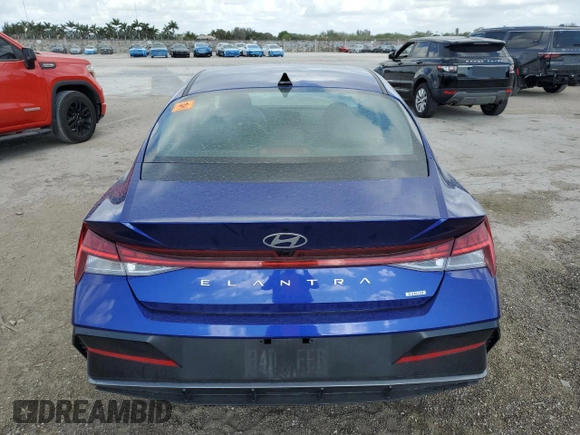 2025 Hyundai Elantra Limited z VIN KMHLN4DJ9SU121786, wystawiony jako Copart lot #54508575 z przebiegiem 13 047 mil mil oraz Czysty tytuł • Clean title. Historia ofert i sprzedaży dostępna na DreamBid. Obrazek 6.