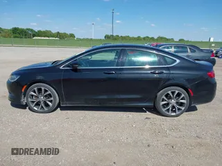 2015 Chrysler 200 C z VIN 1C3CCCEG9FN542855, wystawiony jako IAAI lot #42216833 z przebiegiem 99 587 mil mil oraz . Historia ofert i sprzedaży dostępna na DreamBid. Obrazek 14.