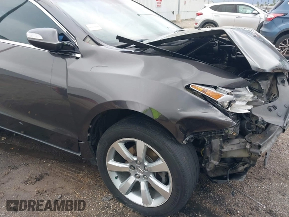 2011 Acura ZDX Tech Pkg with VIN 2HNYB1H46BH500215, listed as a IAAI auction lot 41902209 with 276,128 mi miles. Bid and sale history available at carsss.com. Image 19.