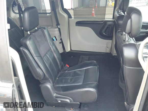 2011 Chrysler Town & Country Limited z VIN 2A4RR6DGXBR667362, wystawiony jako IAAI lot #42177458 z przebiegiem 240 495 mil mil oraz . Historia ofert i sprzedaży dostępna na DreamBid. Obrazek 8.