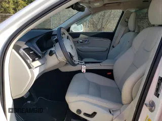 2024 Volvo XC90 Plus Bright Theme z VIN YV4062JE4R1154350, wystawiony jako Copart lot #47663595 z przebiegiem 21 626 mil mil oraz Szkoda całkowita • Salvage title. Historia ofert i sprzedaży dostępna na DreamBid. Obrazek 7.