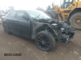 2016 Chrysler 300 S z VIN 2C3CCAGG8GH296361, wystawiony jako IAAI lot #41877825 z przebiegiem Nie podano mil oraz . Historia ofert i sprzedaży dostępna na DreamBid. Obrazek 1.