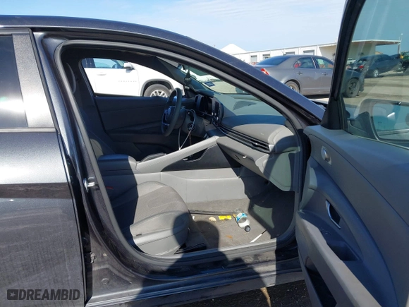 2021 Hyundai Elantra SE with VIN 5NPLL4AG2MH047465, listed as a IAAI auction lot 40949209 with 1 mi miles. Bid and sale history available at carsss.com. Image 5.
