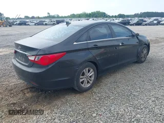 2011 Hyundai Sonata GLS z VIN 5NPEB4AC8BH243299, wystawiony jako IAAI lot #42108339 z przebiegiem 191 910 mil mil oraz . Historia ofert i sprzedaży dostępna na DreamBid. Obrazek 4.
