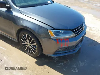 2015 Volkswagen Jetta SE с VIN 3VWD17AJ7FM414183, выставлен на аукционе IAAI как лот 41643633 с пробегом 169 145 миль миль и . История ставок и продаж доступна на DreamBid. Изображение 6.