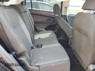 2018 Volkswagen Tiguan S с VIN 3VV0B7AX2JM105105, выставлен на аукционе Copart как лот 55282085 с пробегом 153 133 миль миль и На запчасти • Non repairable. История ставок и продаж доступна на DreamBid. Изображение 11.
