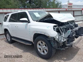 2014 Toyota 4Runner SR5 with VIN JTEZU5JR1E5078475, listed as a IAAI auction lot 42395722 with 154,754 mi miles and . Bid and sale history available at DreamBid. Image 1.