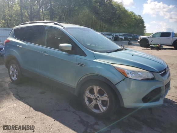 2013 Ford Escape SE with VIN 1FMCU9GX5DUD30560, listed as a Copart auction lot 52759295 with 136,871 mi miles and Clean Title. Bid and sale history available at carsss.com. Image 4.