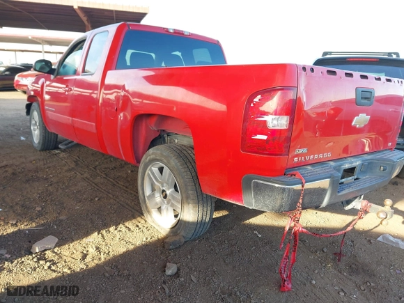 2008 Chevrolet Silverado 1500 LT w/1LT with VIN 1GCEC19018Z241255, listed as a IAAI auction lot 41473656 with 70,034 mi miles. Bid and sale history available at carsss.com. Image 3.