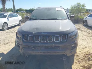 2024 Jeep Compass Latitude with VIN 3C4NJDBN5RT586715, listed as a IAAI auction lot 41840320 with 5,636 mi miles and . Bid and sale history available at DreamBid. Image 6.