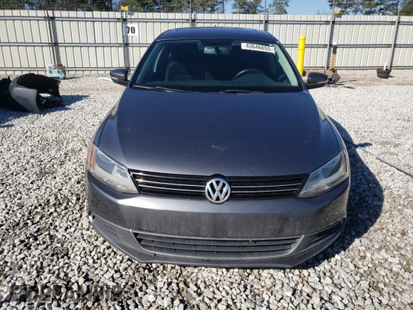 2014 Volkswagen Jetta Sedan SE w/Connectivity with VIN 3VWD07AJ7EM411432, listed as a Copart auction lot 43646655 with 138,430 mi miles and Salvage Title. Bid and sale history available at carsss.com. Image 5.