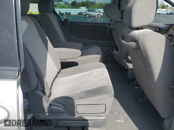 2004 Mazda MPV LX with VIN JM3LW28A840523283, listed as a Copart auction lot 51441785 with 215,235 mi miles and Salvage title. Bid and sale history available at DreamBid. Image 11.