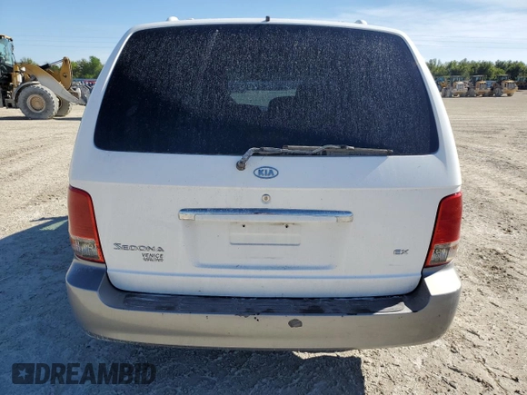 2002 Kia Sedona LX with VIN KNDUP131X26207597, listed as a Copart auction lot 81381054 with 0 mi miles and Clean Title. Bid and sale history available at carsss.com. Image 6.
