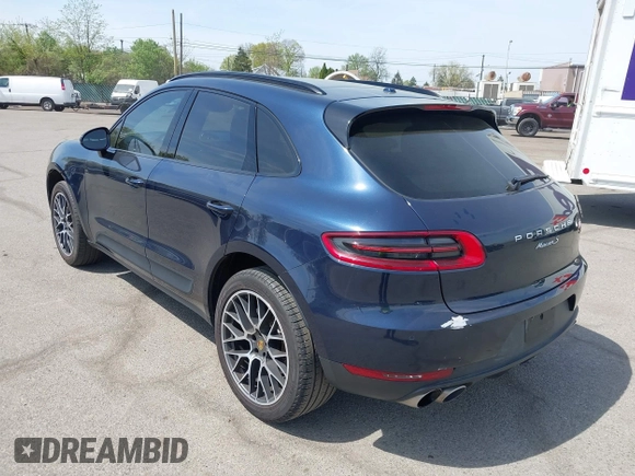2018 Porsche Macan S with VIN WP1AB2A56JLB40010, listed as a IAAI auction lot 42126731 with 30,016 mi miles and . Bid and sale history available at DreamBid. Image 6.