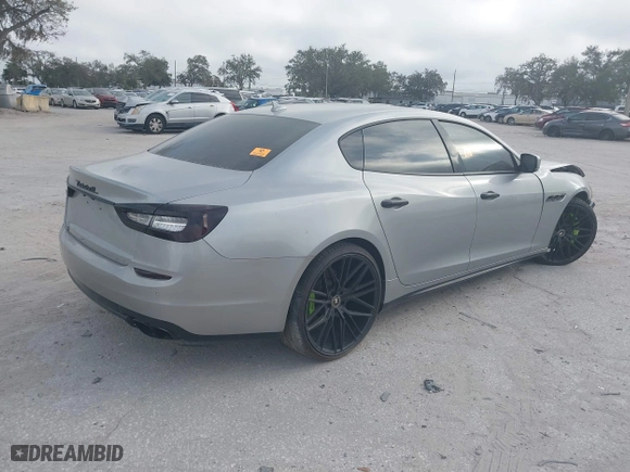 2014 Maserati Quattroporte GTS with VIN ZAM56PPA2E1074982, listed as a IAAI auction lot 41588842 with 1 mi miles. Bid and sale history available at carsss.com. Image 4.