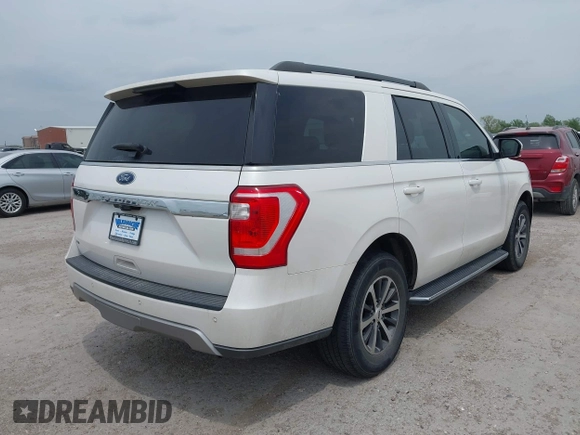2018 Ford Expedition XLT with VIN 1FMJU1HT8JEA60704, listed as a IAAI auction lot 42068391 with 120,940 mi miles and . Bid and sale history available at DreamBid. Image 4.
