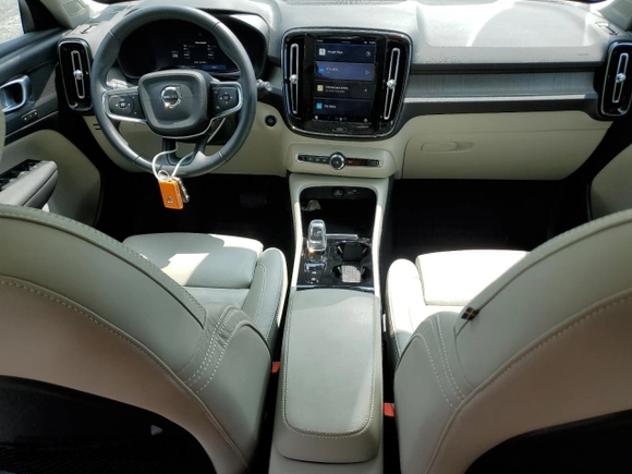 2023 Volvo XC40 Plus Bright Theme с VIN YV4L12UN0P2990297, выставлен на аукционе Copart как лот 58774155 с пробегом 24 189 миль миль и Списание • Salvage title. История ставок и продаж доступна на DreamBid. Изображение 8.