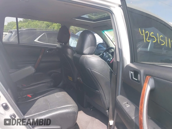 2011 Toyota Highlander Limited with VIN 5TDDK3EH4BS088031, listed as a IAAI auction lot 42515112 with 229,117 mi miles and . Bid and sale history available at DreamBid. Image 8.