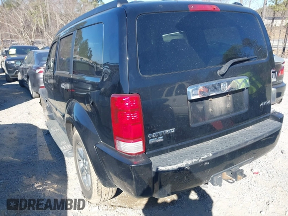 2007 Dodge Nitro SLT z VIN 1D8GU58K87W555759, wystawiony jako IAAI lot #41690213 z przebiegiem 196 779 mil mil oraz . Historia ofert i sprzedaży dostępna na DreamBid. Obrazek 3.