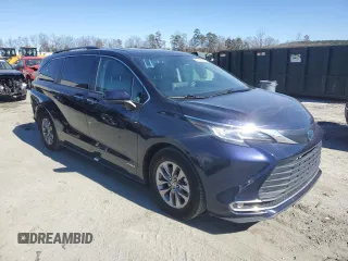 2021 Toyota Sienna XLE with VIN 5TDYRKEC0MS030528, listed as a Copart auction lot 45916445 with 172,587 mi miles and Salvage Title. Bid and sale history available at DreamBid. Image 4.