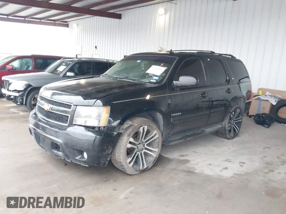 2014 Chevrolet Tahoe LT z VIN 1GNSCBE01ER190342, wystawiony jako IAAI lot #41578109 z przebiegiem 204 781 mil mil oraz . Historia ofert i sprzedaży dostępna na DreamBid. Obrazek 2.