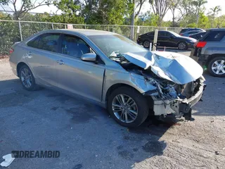 2015 Toyota Camry XLE with VIN 4T1BF1FK8FU106585, listed as a IAAI auction lot 41696231 with 149,390 mi miles. Bid and sale history available at carsss.com. Image 1.