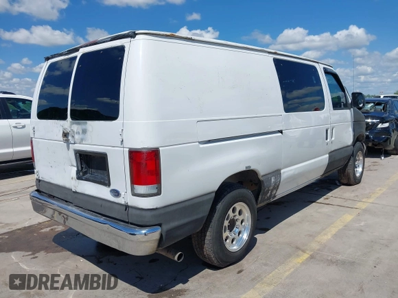 1998 Ford Econoline Cargo z VIN 1FTPE24L0WHA26141, wystawiony jako IAAI lot #42222412 z przebiegiem 345 331 mil mil oraz . Historia ofert i sprzedaży dostępna na DreamBid. Obrazek 4.