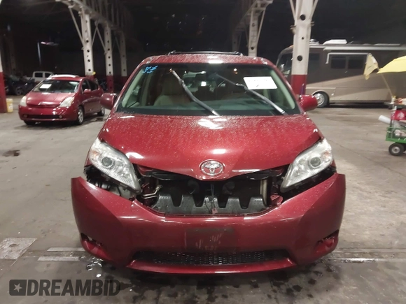 2015 Toyota Sienna LE AAS with VIN 5TDKK3DC2FS609296, listed as a IAAI auction lot 41842166 with 160,342 mi miles. Bid and sale history available at carsss.com. Image 12.