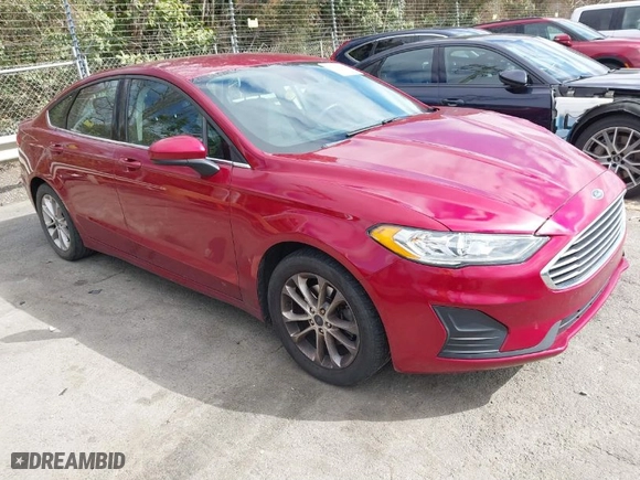 2019 Ford Fusion SE with VIN 3FA6P0HD1KR246562, listed as a IAAI auction lot 41721415 with 92,027 mi miles. Bid and sale history available at carsss.com. Image 1.
