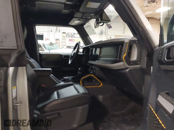 2023 Ford Bronco z VIN 1FMEE5DP2PLB55066, wystawiony jako IAAI lot #41981227 z przebiegiem 16 137 mil mil oraz . Historia ofert i sprzedaży dostępna na DreamBid. Obrazek 5.