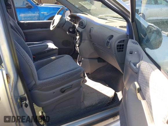 2000 Dodge Caravan SE with VIN 1B4GP44G1YB680819, listed as a IAAI auction lot 42057681 with 23,422 mi miles. Bid and sale history available at carsss.com. Image 5.