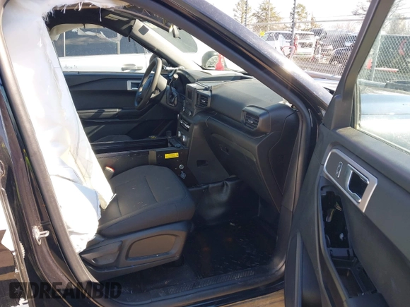 2020 Ford Police Interceptor Utility z VIN 1FM5K8AB7LGC00931, wystawiony jako IAAI lot #41598554 z przebiegiem 92 886 mil mil oraz . Historia ofert i sprzedaży dostępna na DreamBid. Obrazek 5.