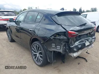2023 Maserati Grecale Modena z VIN ZN682AVM0P7438449, wystawiony jako IAAI lot #42194029 z przebiegiem Nie podano mil oraz . Historia ofert i sprzedaży dostępna na DreamBid. Obrazek 3.
