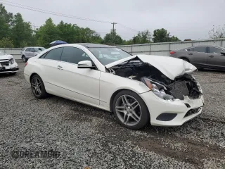 2015 Mercedes-Benz E 400 с VIN WDDKJ6HBXFF300283, выставлен на аукционе Copart как лот 57441065 с пробегом 86 669 миль миль и Списание • Salvage title. История ставок и продаж доступна на DreamBid. Изображение 4.