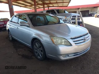 2006 Toyota Avalon XL with VIN 4T1BK36BX6U139417, listed as a IAAI auction lot 42131481 with 171,624 mi miles and . Bid and sale history available at carsss.com. Image 1.