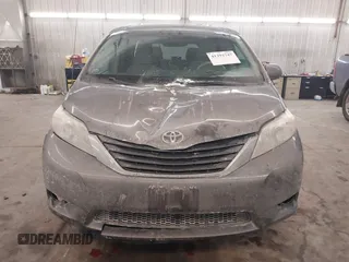 2011 Toyota Sienna LE AAS with VIN 5TDKK3DC6BS146668, listed as a IAAI auction lot 41391747 with 223,365 mi miles. Bid and sale history available at carsss.com. Image 13.