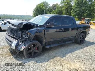 2017 Toyota Tundra SR5 with VIN 5TFDW5F14HX645198, listed as a Copart auction lot 62517085 with 105,620 mi miles and Salvage title. Bid and sale history available at DreamBid. Image 1.