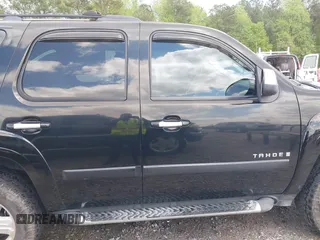 2007 Chevrolet Tahoe LT z VIN 1GNFK13097R388333, wystawiony jako IAAI lot #41948201 z przebiegiem 253 972 mil mil oraz . Historia ofert i sprzedaży dostępna na DreamBid. Obrazek 13.