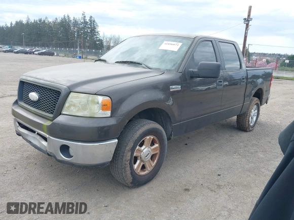 2006 Ford F-150 XLT z VIN 1FTPW14576FA26769, wystawiony jako IAAI lot #41896873 z przebiegiem 276 266 mil mil oraz . Historia ofert i sprzedaży dostępna na DreamBid. Obrazek 2.
