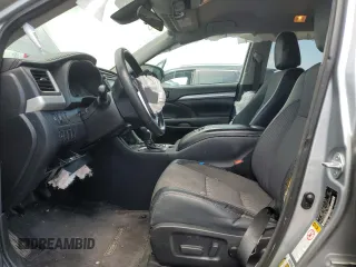 2017 Toyota Highlander LE z VIN 5TDBZRFH9HS436175, wystawiony jako Copart lot #58738425 z przebiegiem 142 786 mil mil oraz Szkoda całkowita • Salvage title. Historia ofert i sprzedaży dostępna na DreamBid. Obrazek 7.