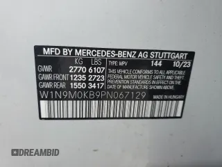 2023 Mercedes-Benz EQB 300 z VIN W1N9M0KB9PN067129, wystawiony jako Copart lot #62963344 z przebiegiem 6 285 mil mil oraz Szkoda całkowita • Salvage title. Historia ofert i sprzedaży dostępna na DreamBid. Obrazek 13.